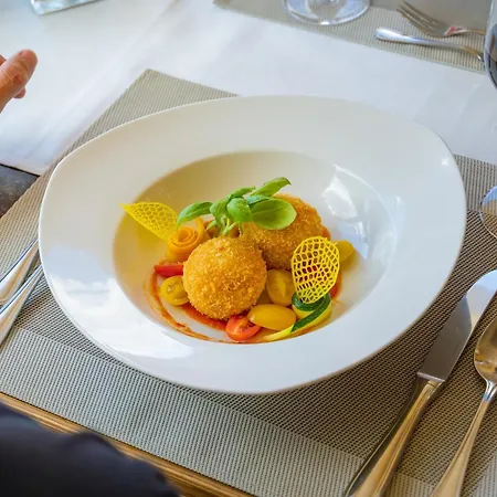 Wellnesshotel Rothfuss Mit Und 2 Schwimmbaedern 巴特维尔德巴德