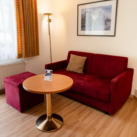 Wellnesshotel Rothfuss Mit Und 2 Schwimmbaedern 巴特维尔德巴德