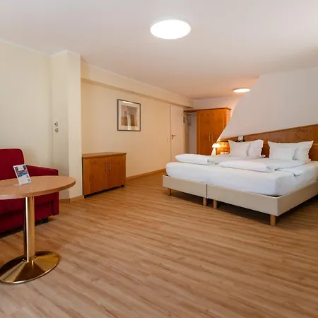 Wellnesshotel Rothfuss Mit Und 2 Schwimmbaedern 4* 바드윌드바드