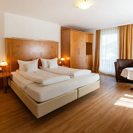 Wellnesshotel Rothfuss Mit Und 2 Schwimmbaedern 바드윌드바드