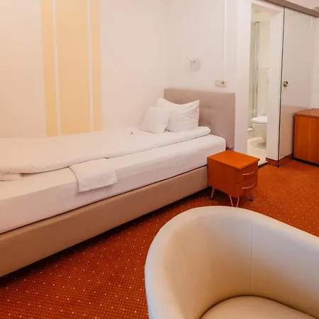 Hotel Wellnesshotel Rothfuss Mit Und 2 Schwimmbaedern Bad Wildbad