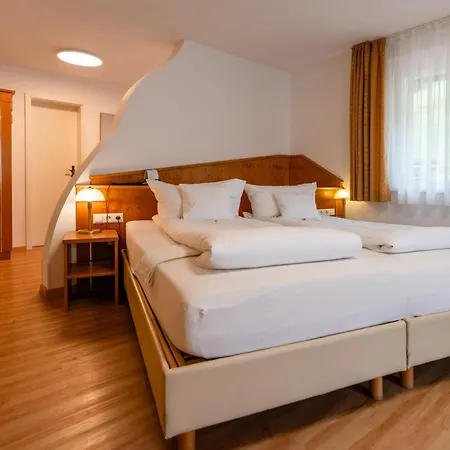 Wellnesshotel Rothfuss Mit Und 2 Schwimmbaedern Hotel