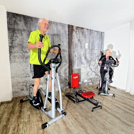 Hotel Wellnesshotel Rothfuss Mit Und 2 Schwimmbaedern 4*