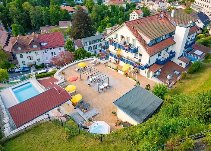 Wellnesshotel Rothfuss Mit Und 2 Schwimmbaedern מלון