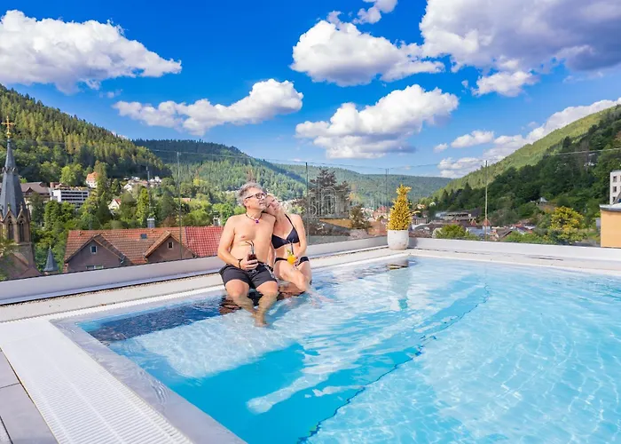 Wellnesshotel Rothfuss Mit Und 2 Schwimmbaedern באד ווילבאד