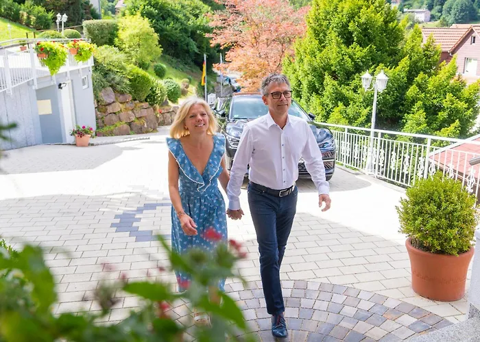 Wellnesshotel Rothfuss Mit Und 2 Schwimmbaedern מלון באד ווילבאד