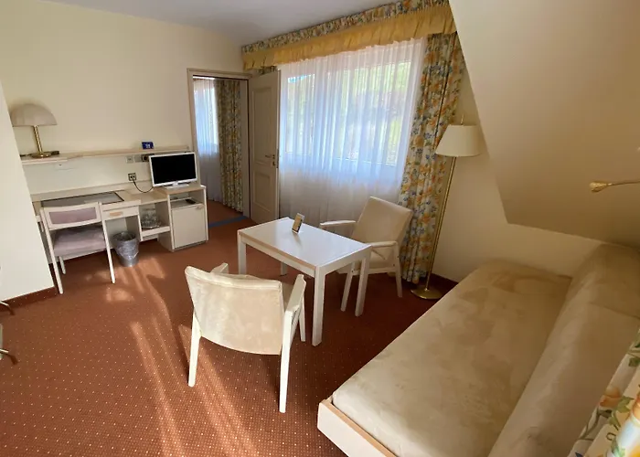 Wellnesshotel Rothfuss Mit Und 2 Schwimmbaedern מלון באד ווילבאד