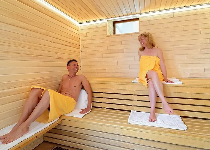 Wellnesshotel Rothfuss Mit Und 2 Schwimmbaedern 4*